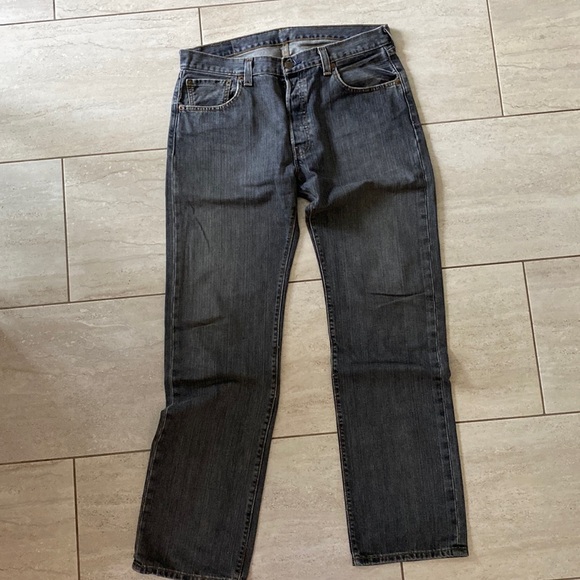Levi’s 501 Jeans - Picture 1 of 3